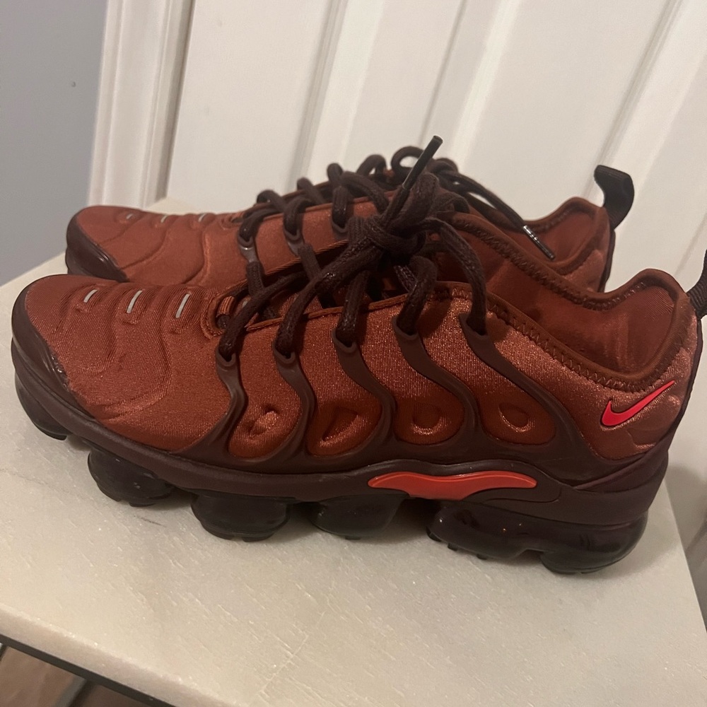 Burnt orange Nike Vapor Max